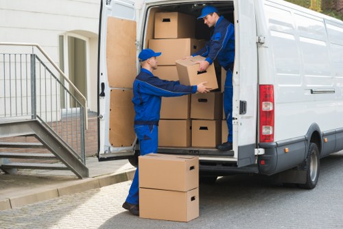 Moving vehicle suitable for flats and homes in Streatham