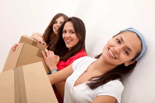 Moving service handling a larger household load in Streatham